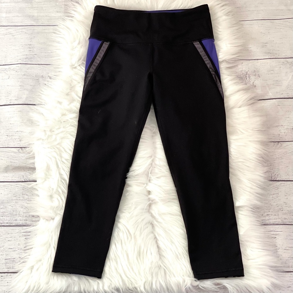 Victoria’s Secret Sport Knockout Capri Leggings Size XS - Picture 3 of 16